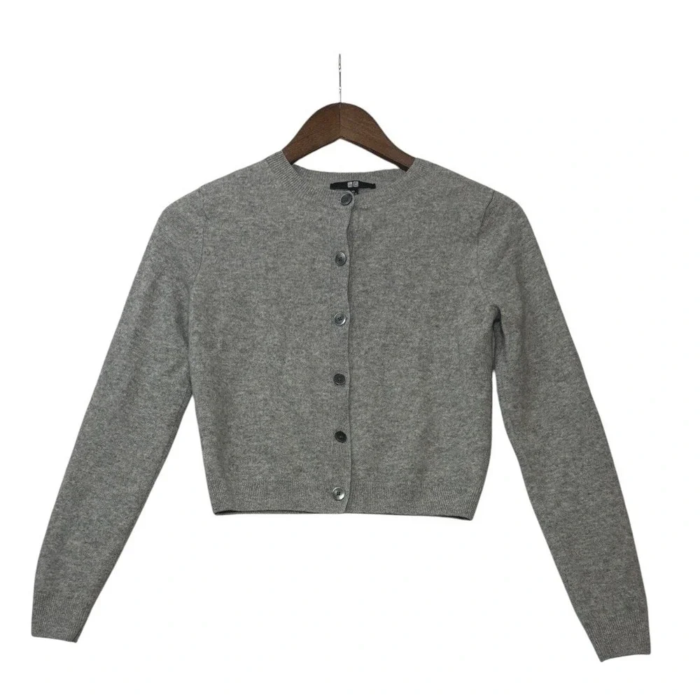 Uniqlo Womens Cashmere Cardigan XS Gray Cropped Minimalist Lightweight Classic